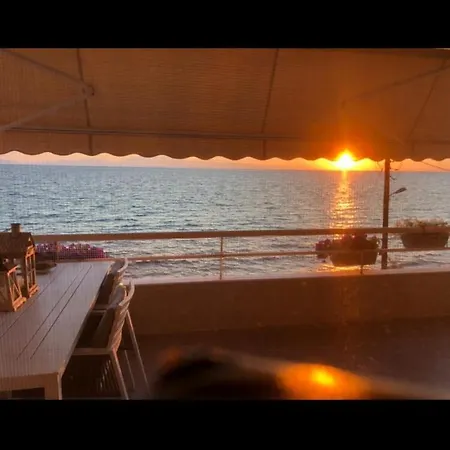 Apartment House In Front Of The Sea!