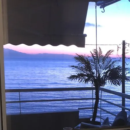 House In Front Of The Sea! Apartment Siviri
