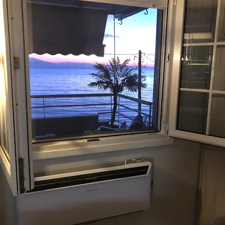 House In Front Of The Sea!