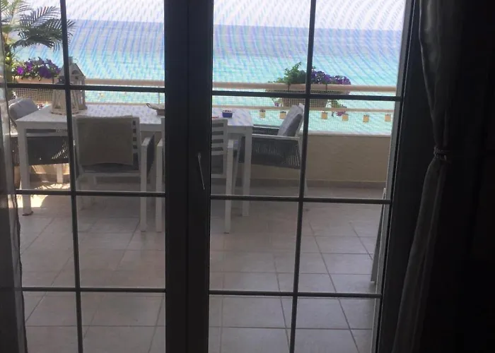 House In Front Of The Sea!