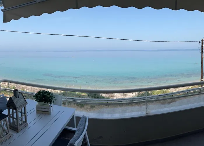House In Front Of The Sea! * Siviri